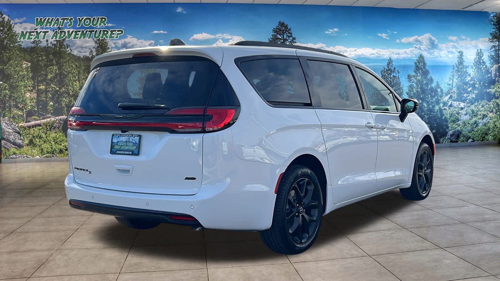 Thumbnail: 2026 Chrysler Pacifica - 5