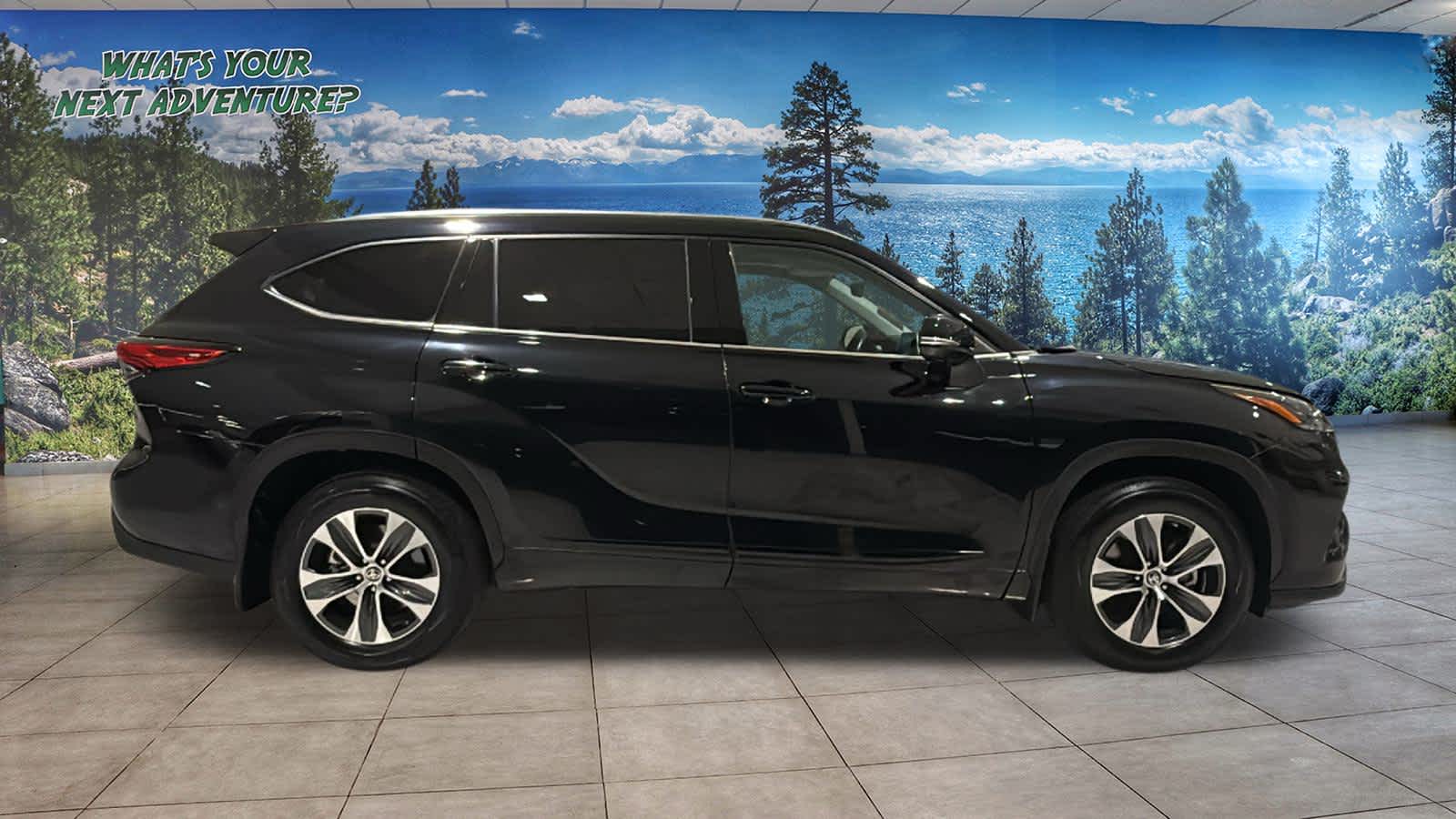 Thumbnail: 2021 Toyota Highlander - 4