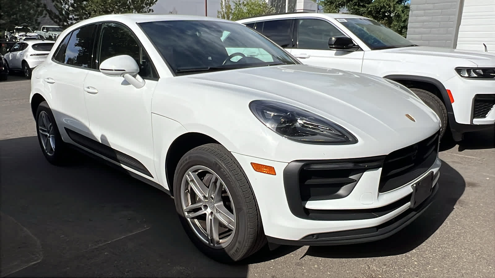 Thumbnail: 2024 Porsche Macan - 2