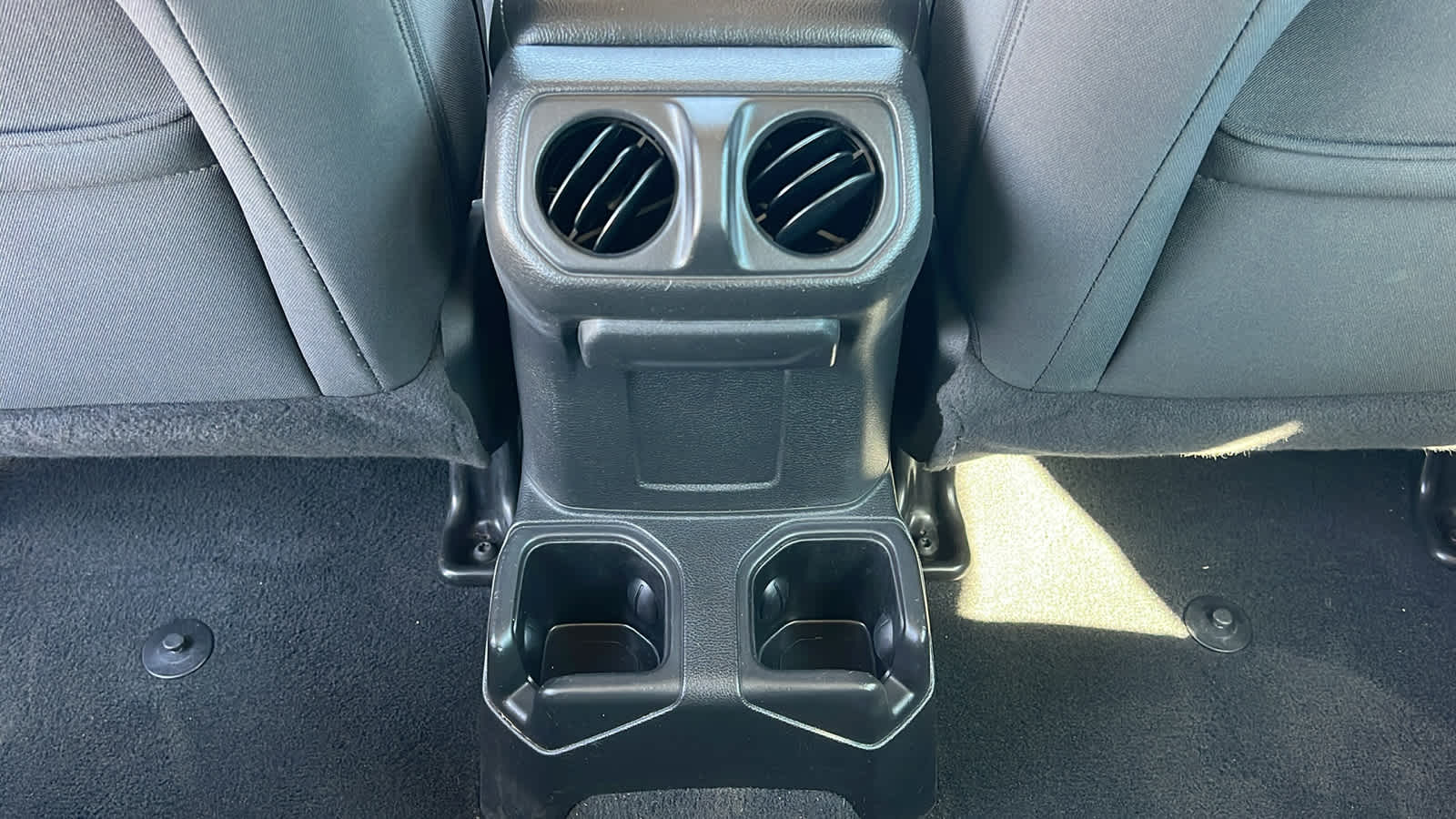 Thumbnail: 2022 Jeep Wrangler - 25