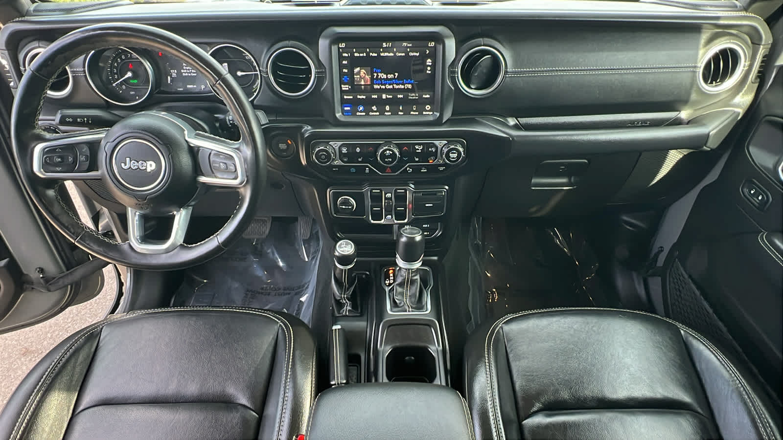 Thumbnail: 2022 Jeep Wrangler - 26