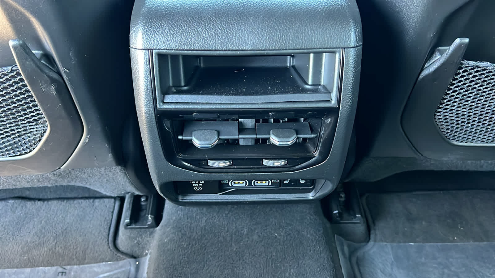 Thumbnail: 2024 Jeep Grand Cherokee - 25