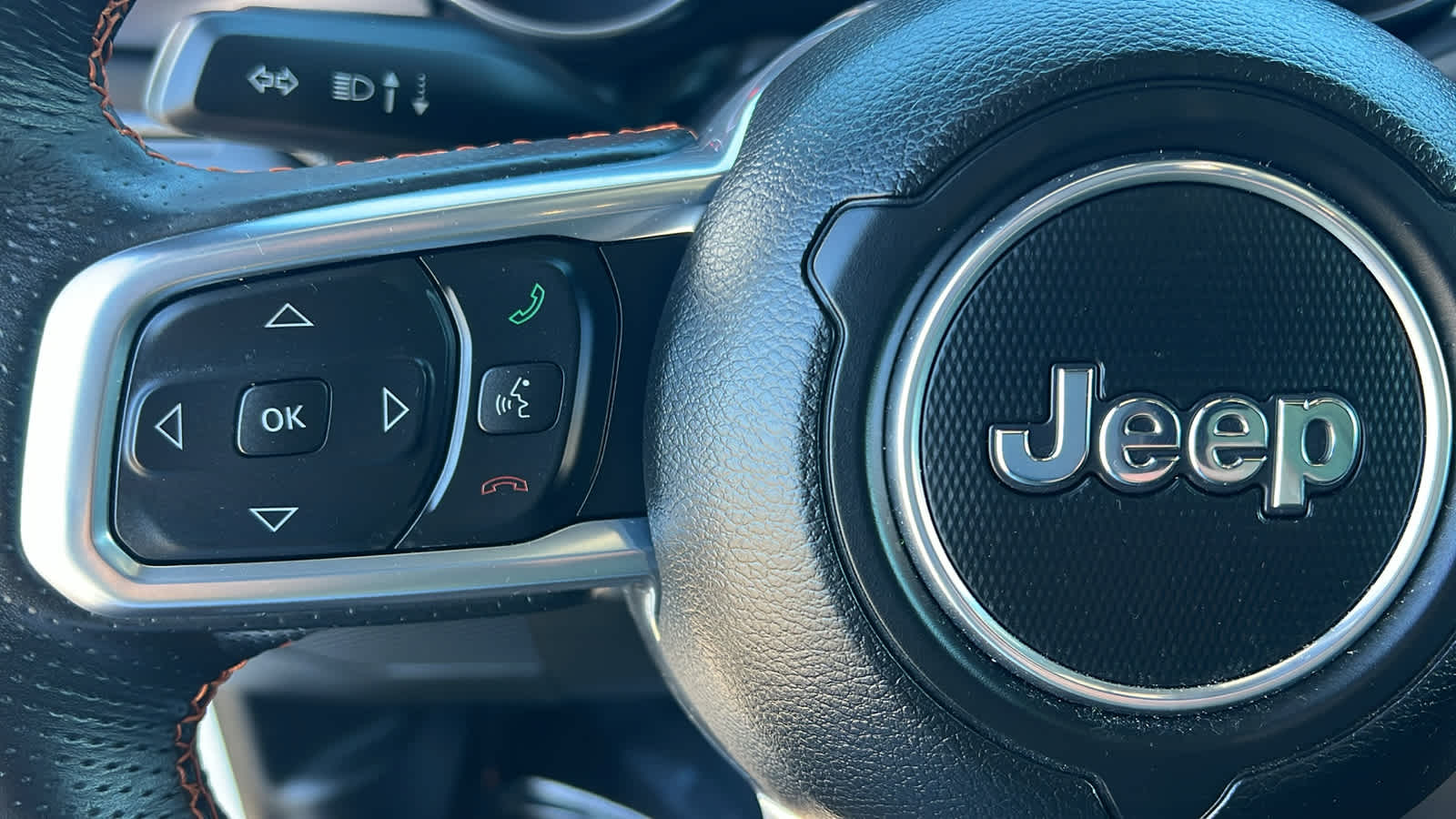 Thumbnail: 2022 Jeep Gladiator - 19