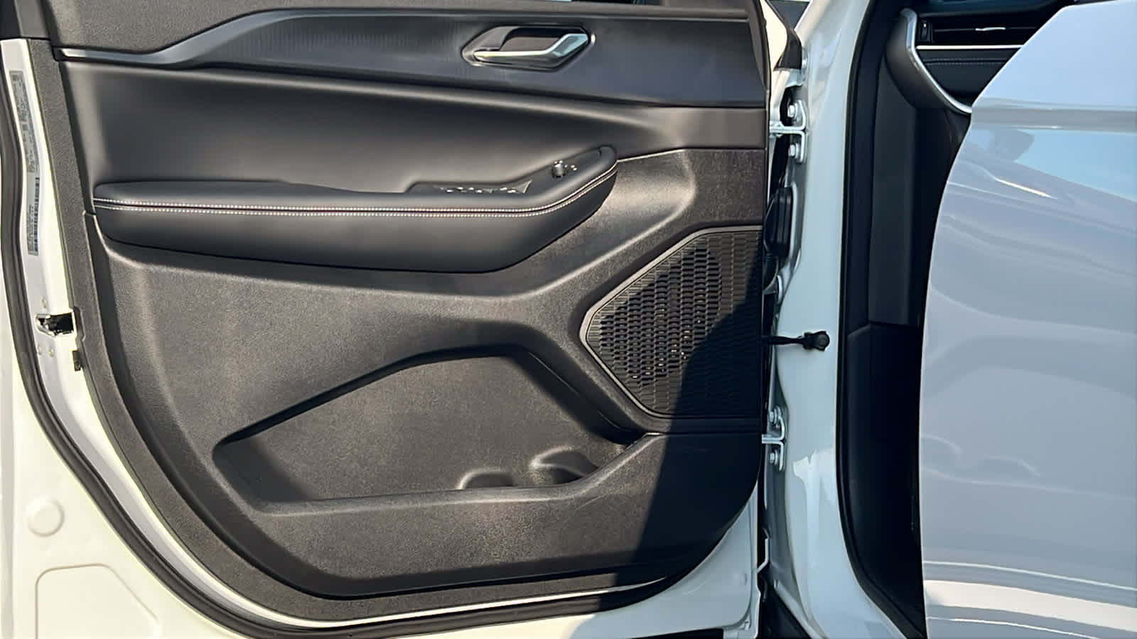 Thumbnail: 2025 Jeep Grand Cherokee L - 23