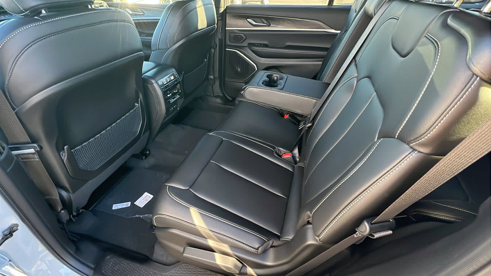 Thumbnail: 2026 Jeep Grand Cherokee L - 24