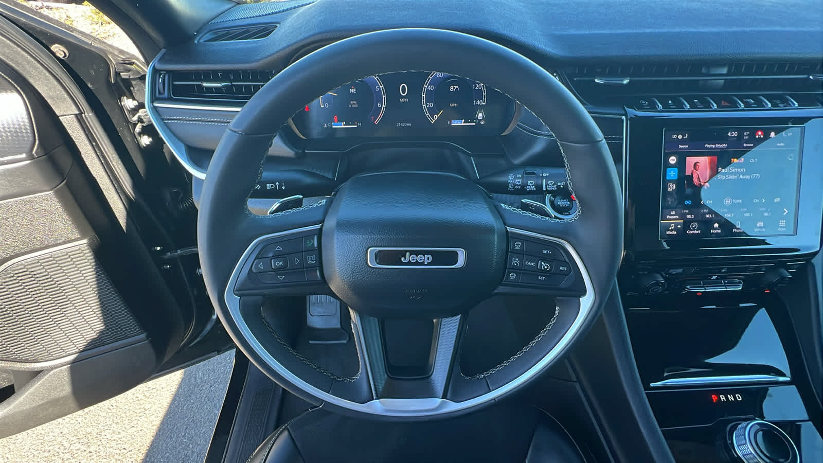 Thumbnail: 2024 Jeep Grand Cherokee - 18