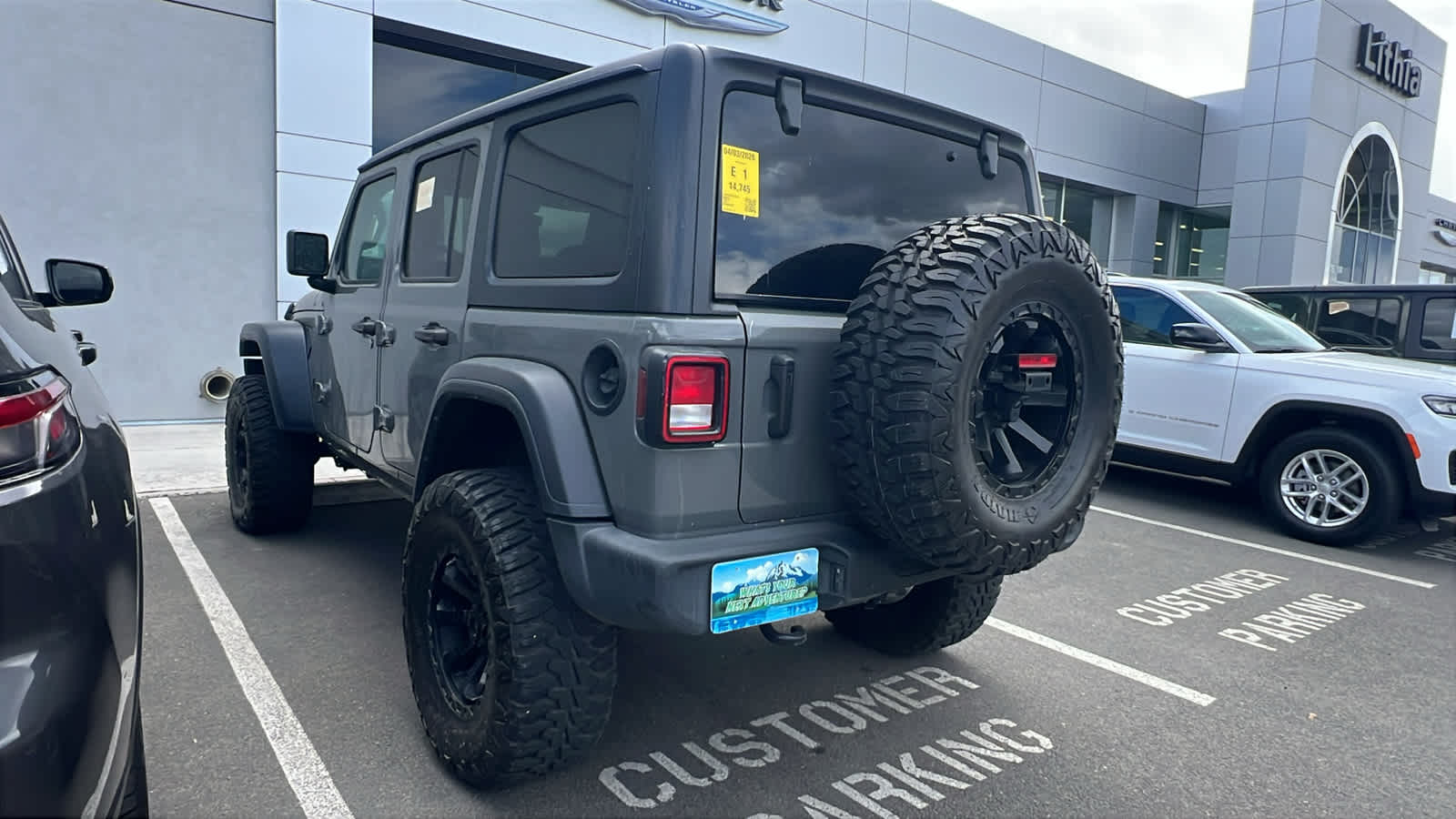 Thumbnail: 2023 Jeep Wrangler - 6