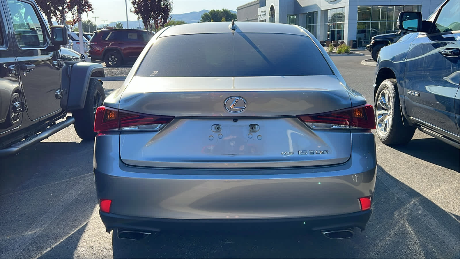 Thumbnail: 2017 Lexus IS - 8
