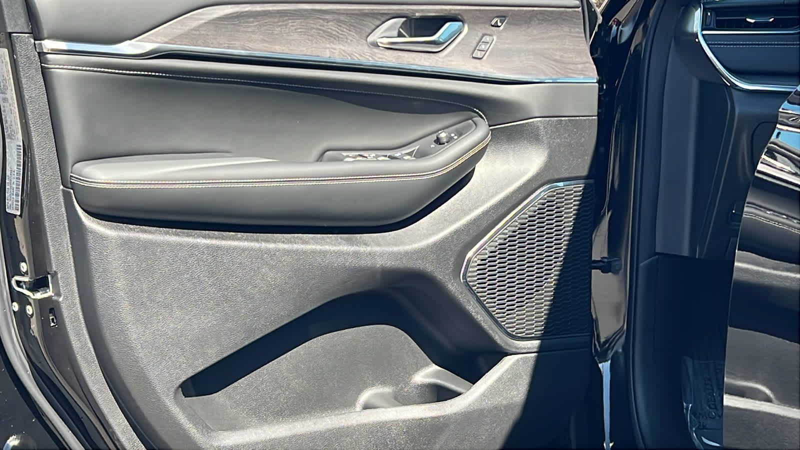 Thumbnail: 2025 Jeep Grand Cherokee - 23