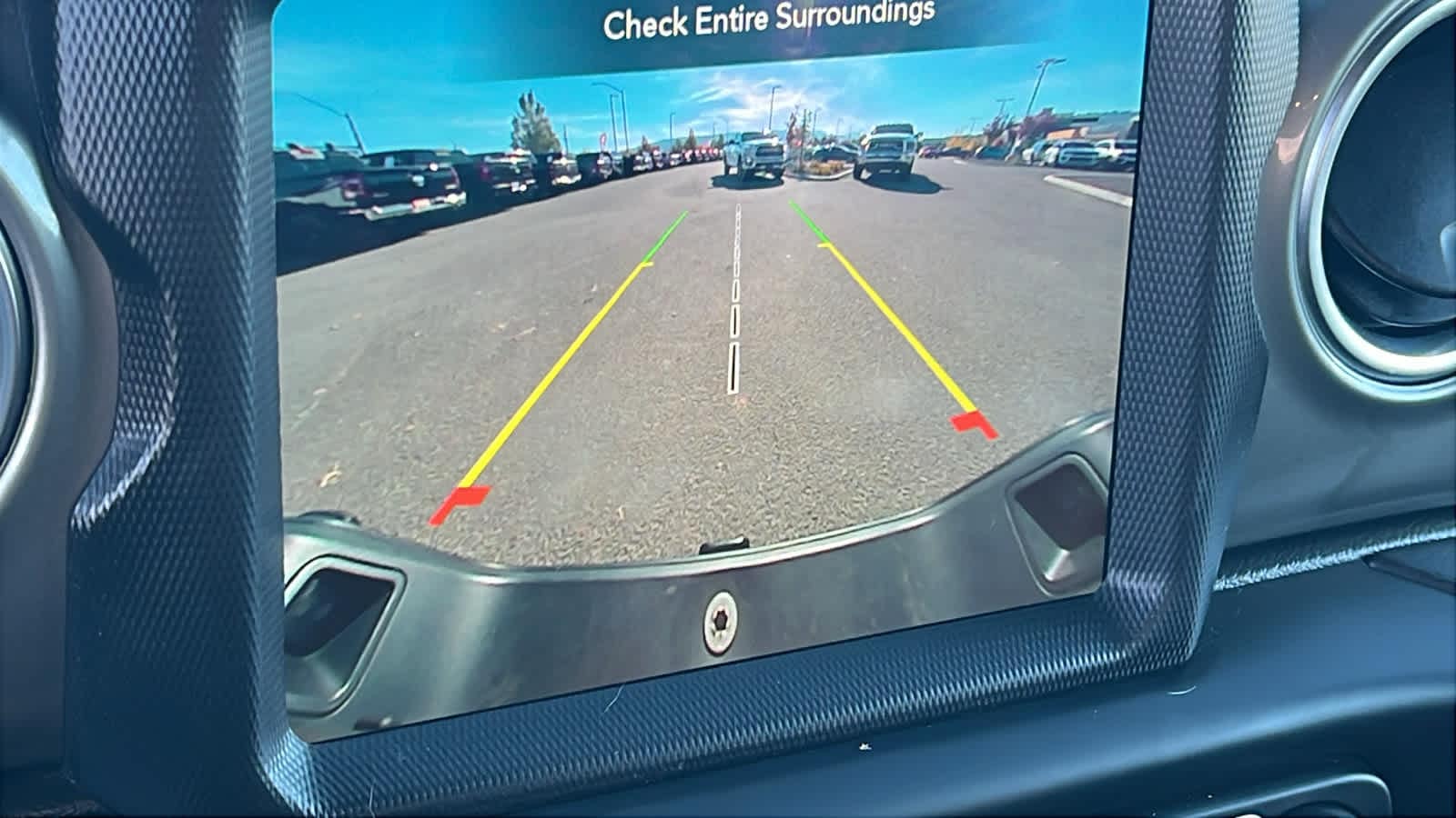 Thumbnail: 2022 Jeep Gladiator - 16