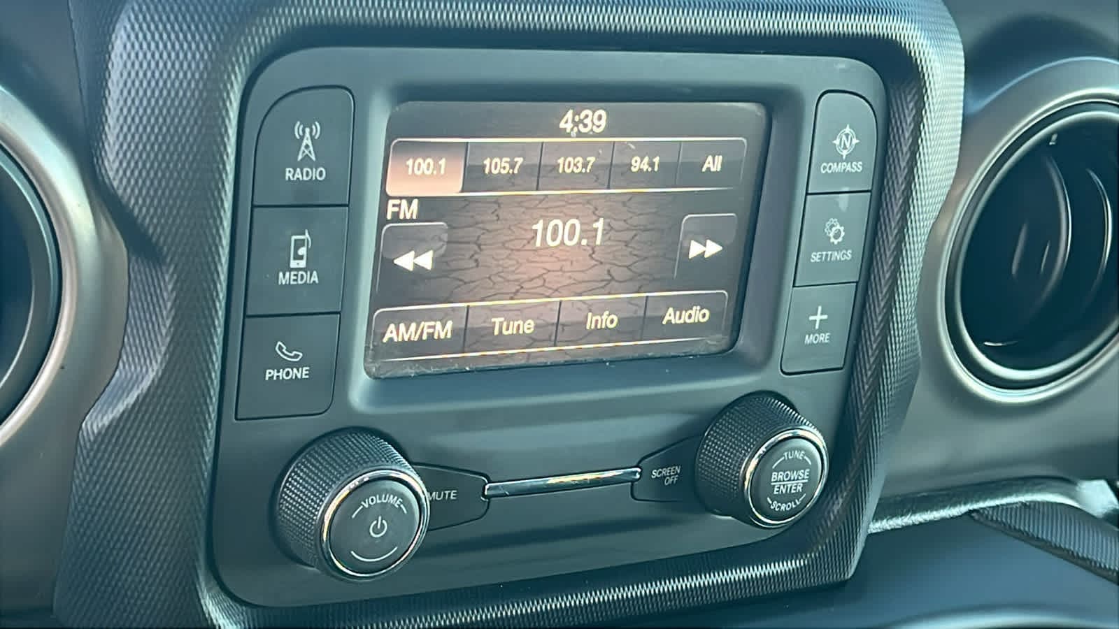 Thumbnail: 2021 Jeep Wrangler - 15