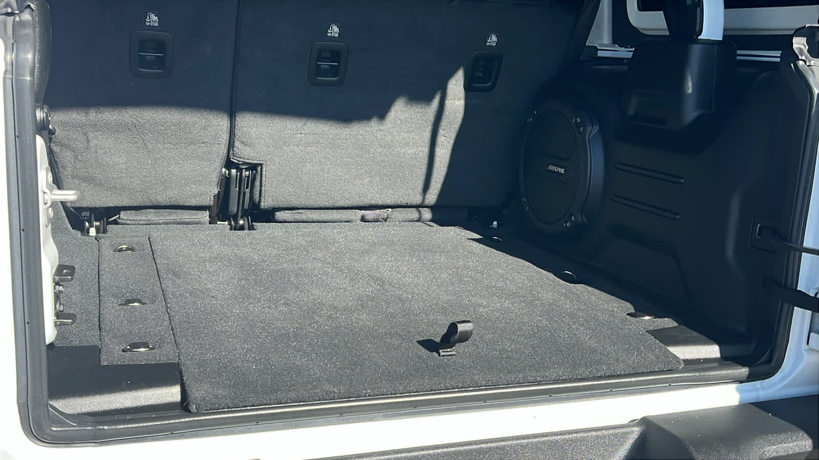 Thumbnail: 2023 Jeep Wrangler - 27