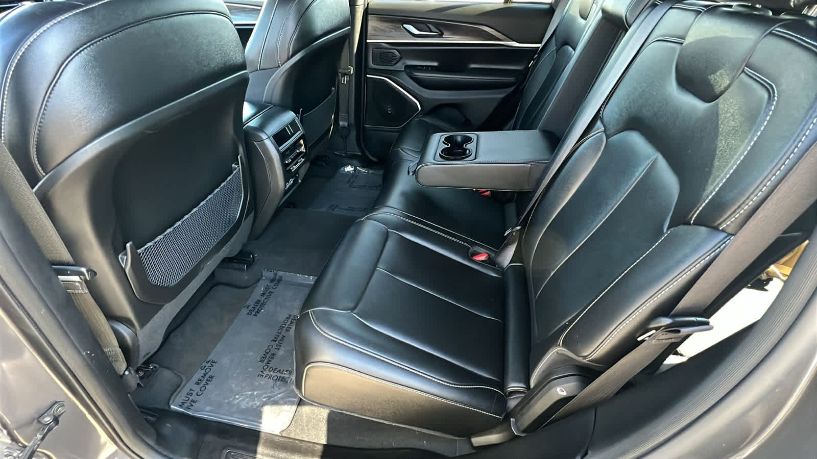 Thumbnail: 2024 Jeep Grand Cherokee - 24