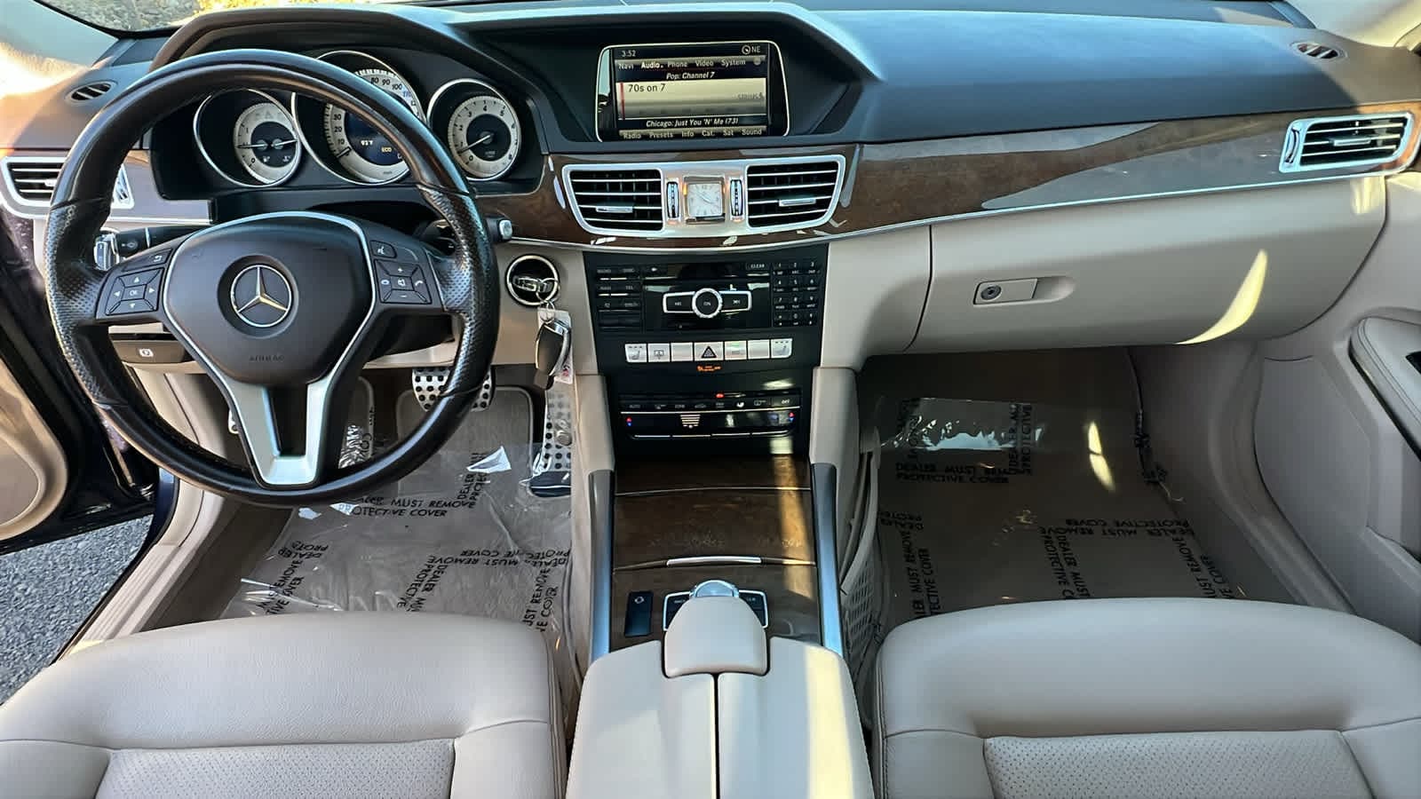 Thumbnail: 2014 Mercedes-Benz E-Class - 26