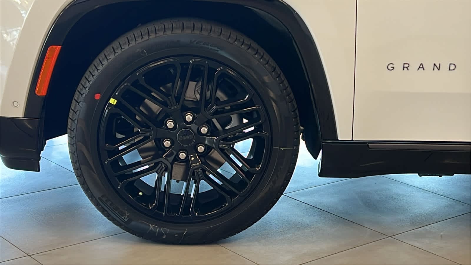 Thumbnail: 2026 Jeep Grand Wagoneer L - 9