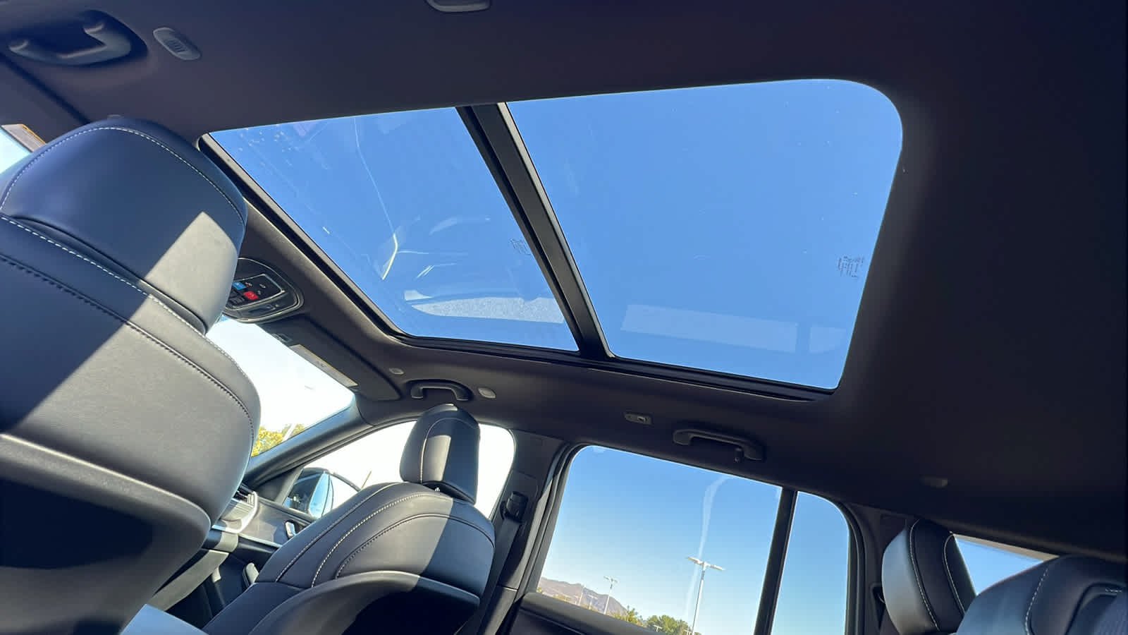 Thumbnail: 2025 Jeep Grand Cherokee - 31