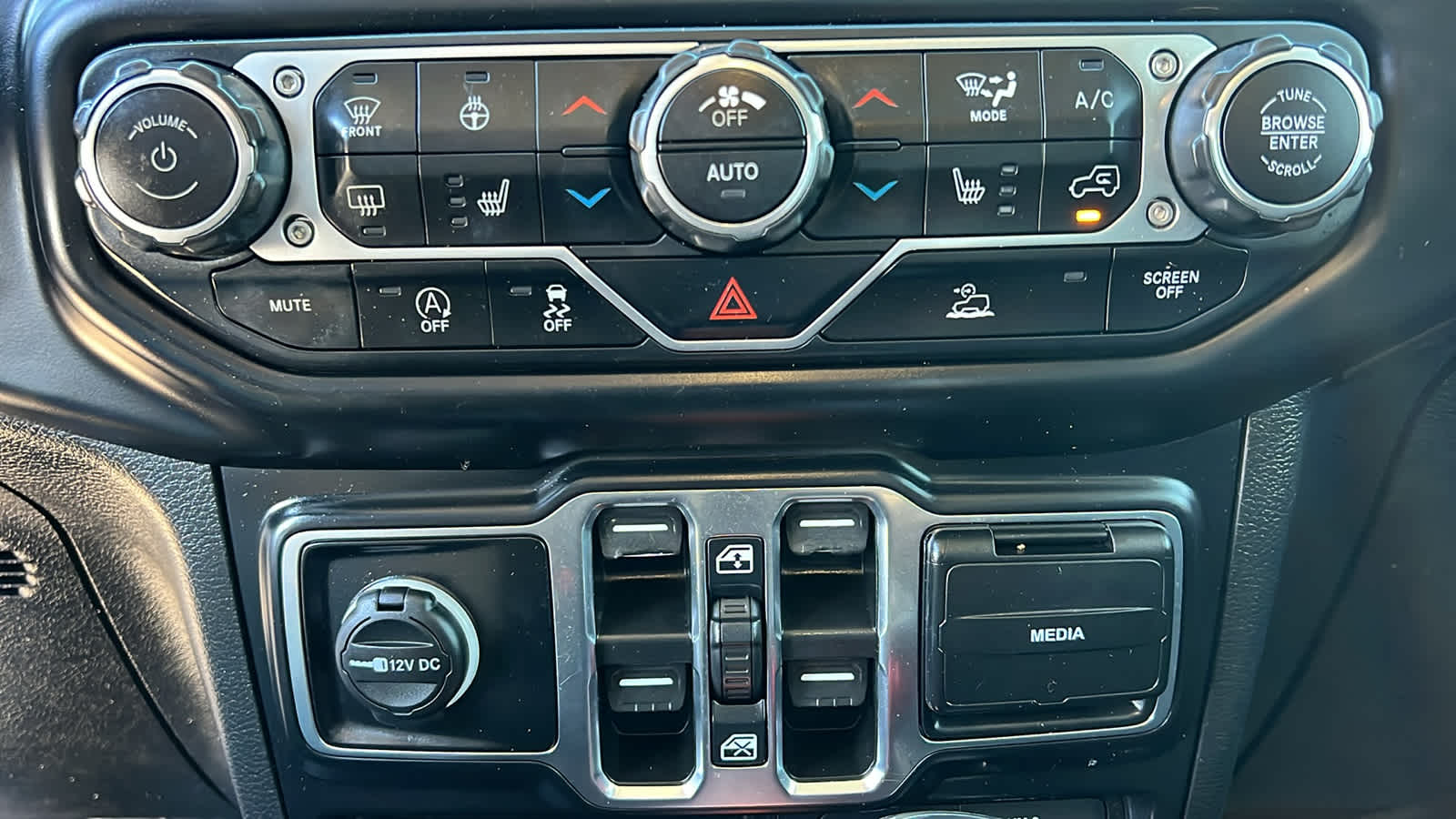 Thumbnail: 2023 Jeep Wrangler - 14