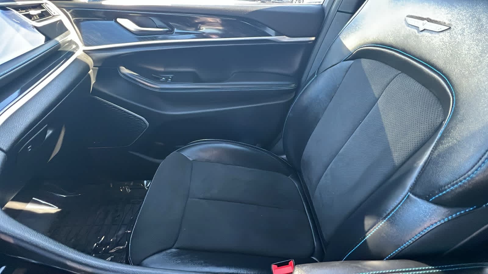 Thumbnail: 2022 Jeep Grand Cherokee - 12