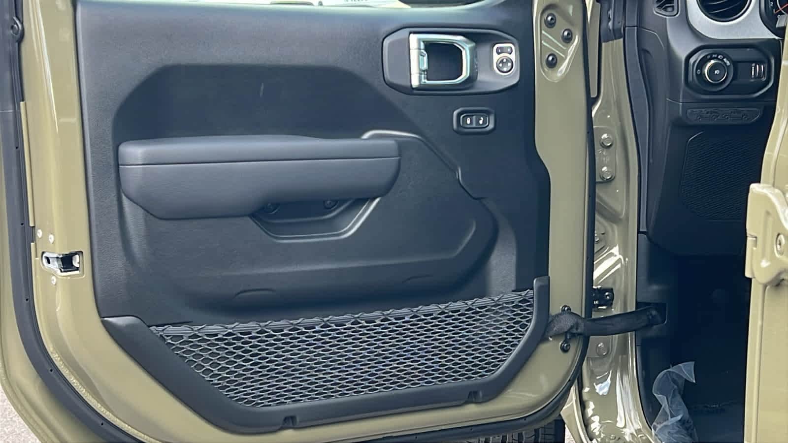 Thumbnail: 2026 Jeep Wrangler - 23