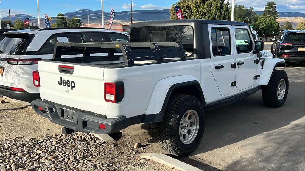 Used 2022 Jeep Gladiator Sport S Truck Crew Cab