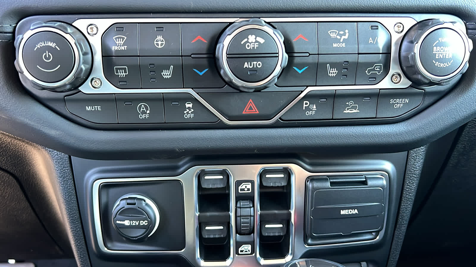 Thumbnail: 2026 Jeep Wrangler - 14