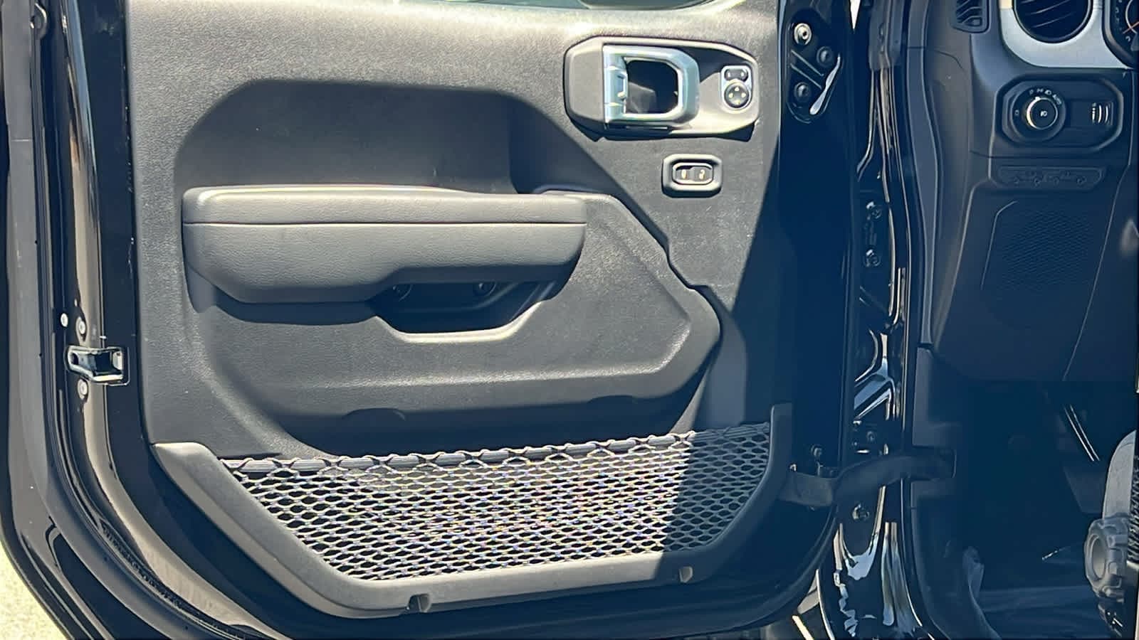 Thumbnail: 2026 Jeep Wrangler - 23