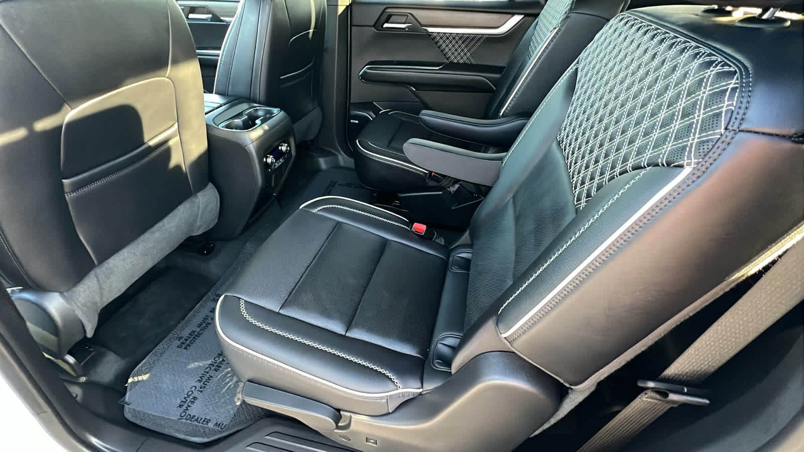 Thumbnail: 2024 GMC Acadia - 24