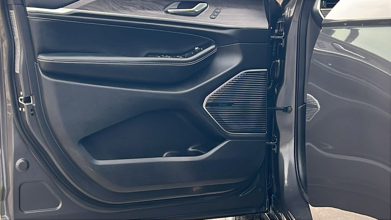 Thumbnail: 2024 Jeep Grand Cherokee - 23