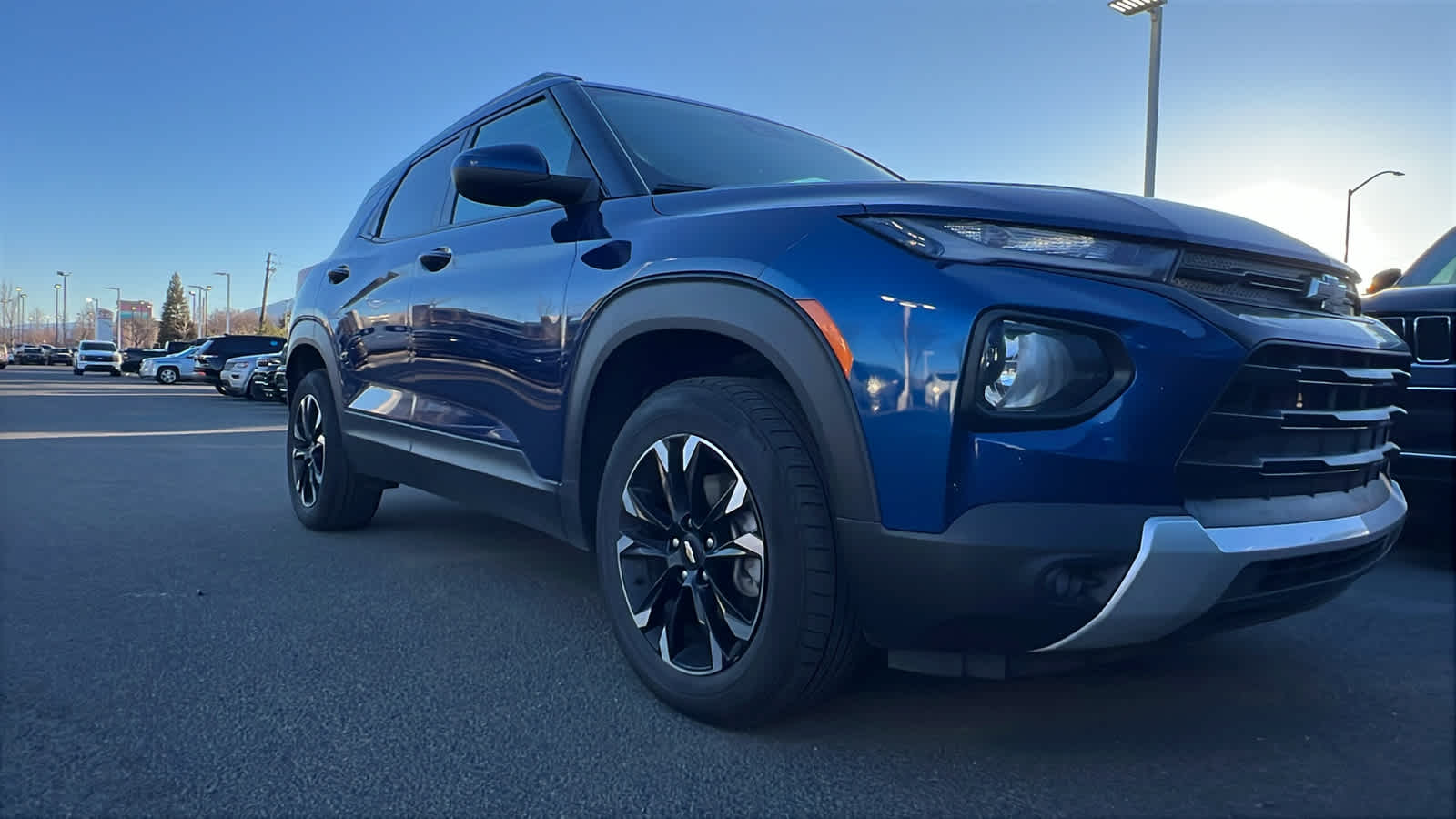 Thumbnail: 2022 Chevrolet TrailBlazer - 3