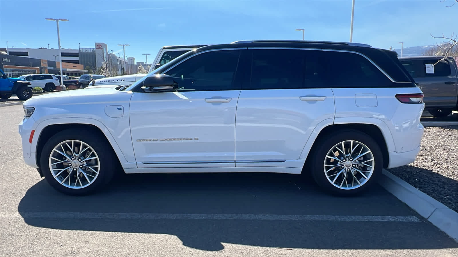 Thumbnail: 2023 Jeep Grand Cherokee - 7