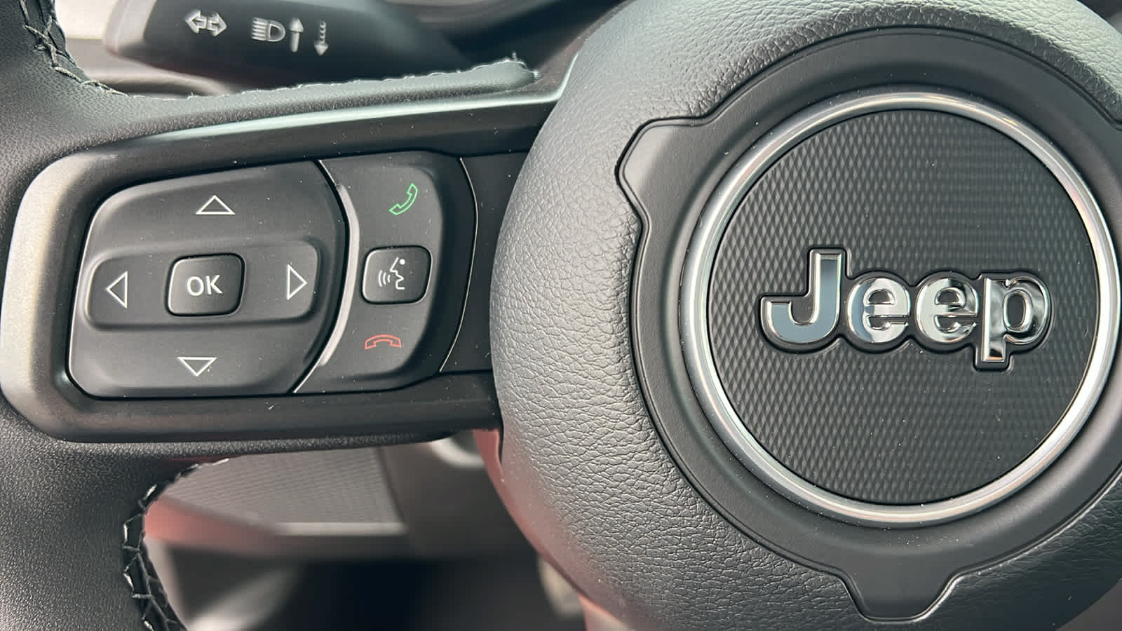 Thumbnail: 2025 Jeep Gladiator - 19