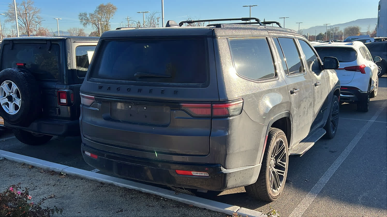 Thumbnail: 2023 Jeep Wagoneer - 8