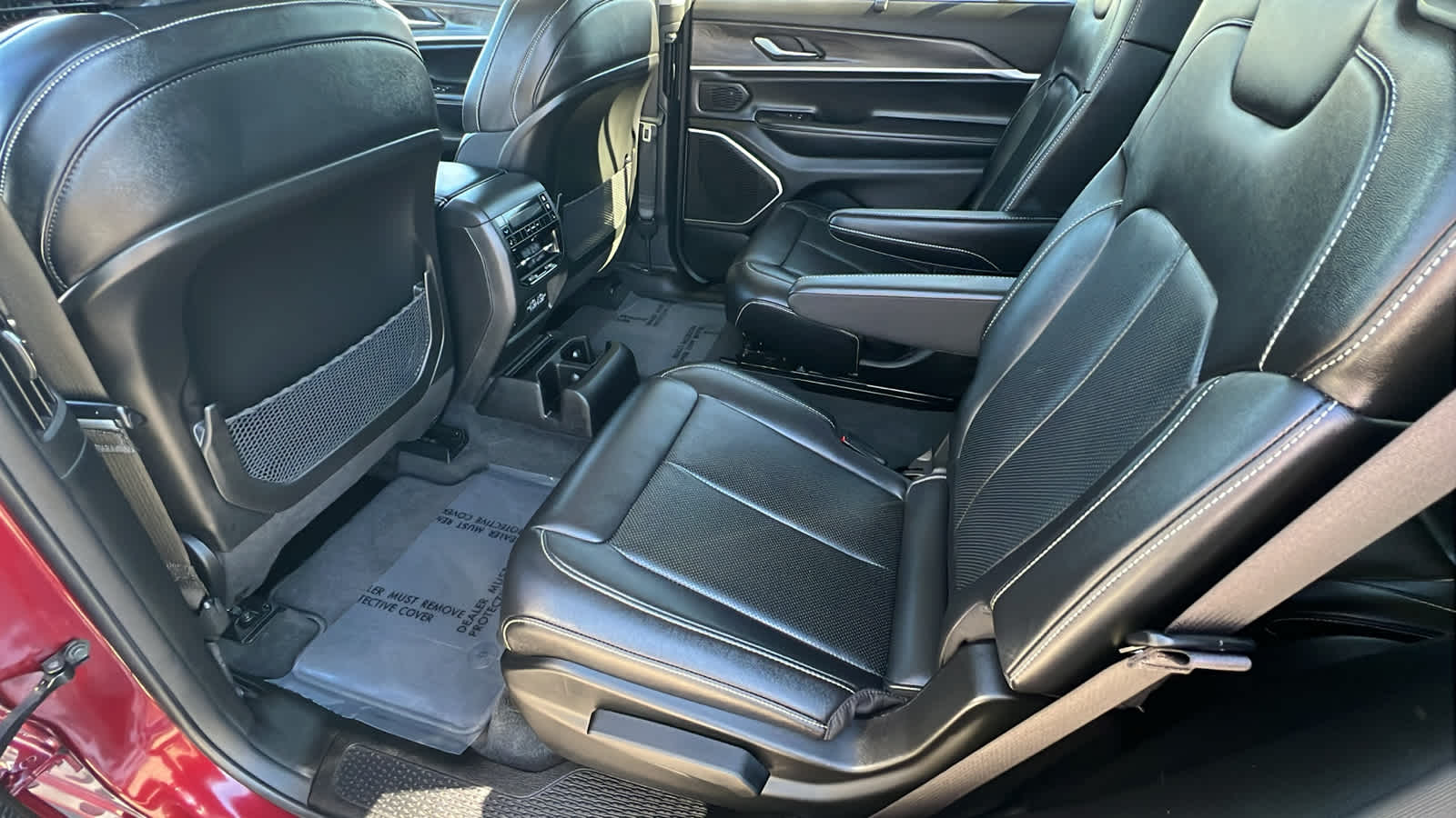 Thumbnail: 2022 Jeep Grand Cherokee - 24