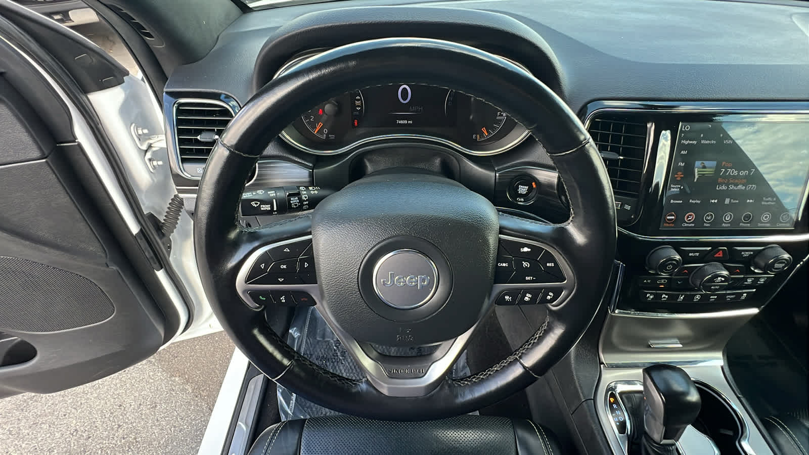 Thumbnail: 2021 Jeep Grand Cherokee - 18