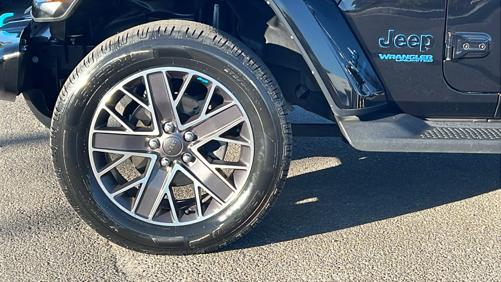 Thumbnail: 2022 Jeep Wrangler - 9