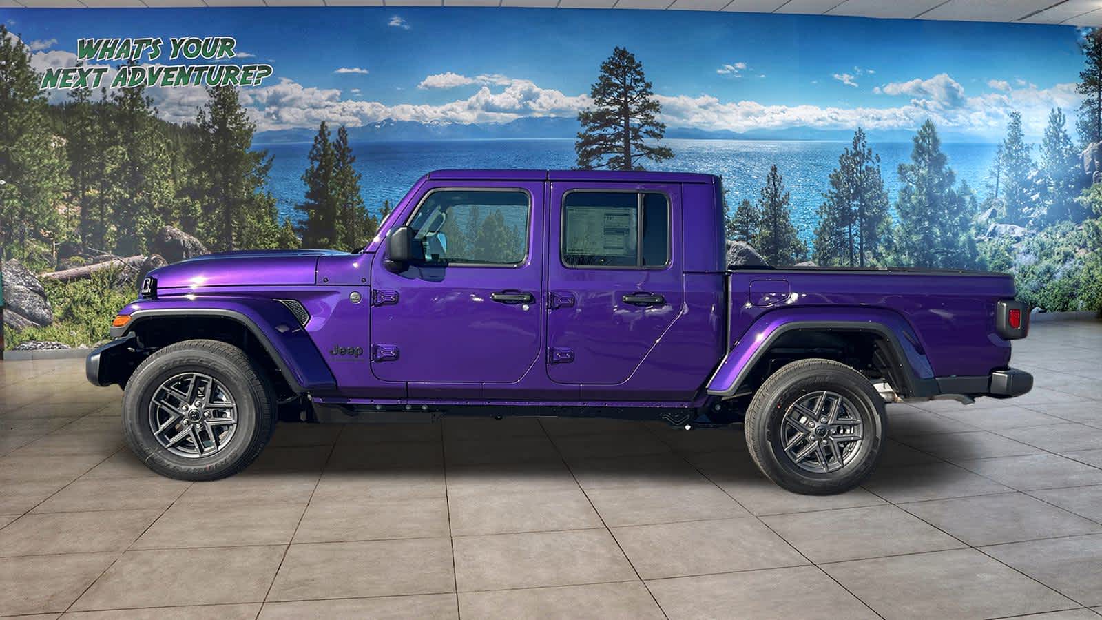 Thumbnail: 2026 Jeep Gladiator - 8