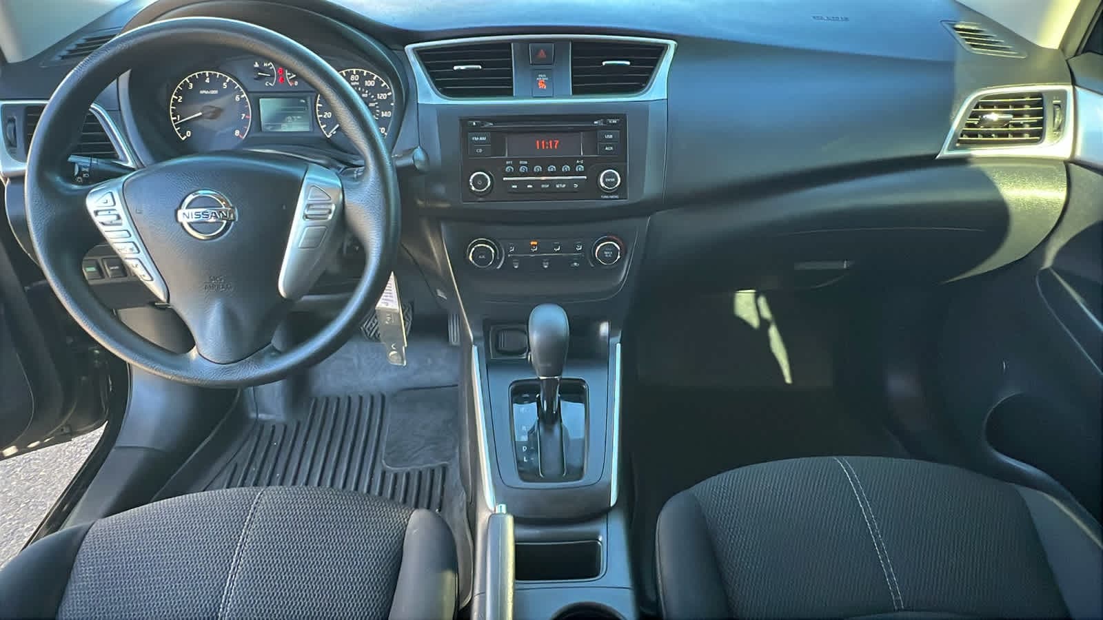 Thumbnail: 2017 Nissan Sentra - 25