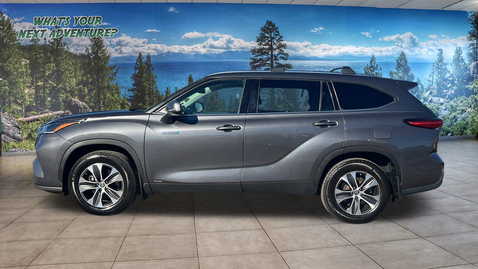 Thumbnail: 2021 Toyota Highlander - 8