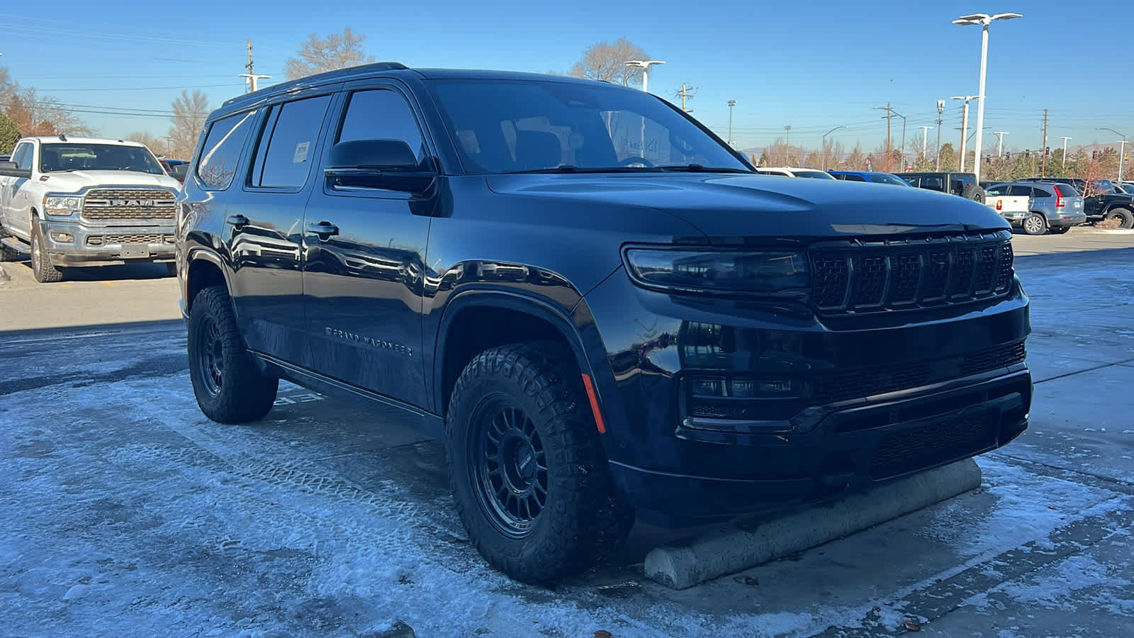 Thumbnail: 2022 Jeep Grand Wagoneer - 3