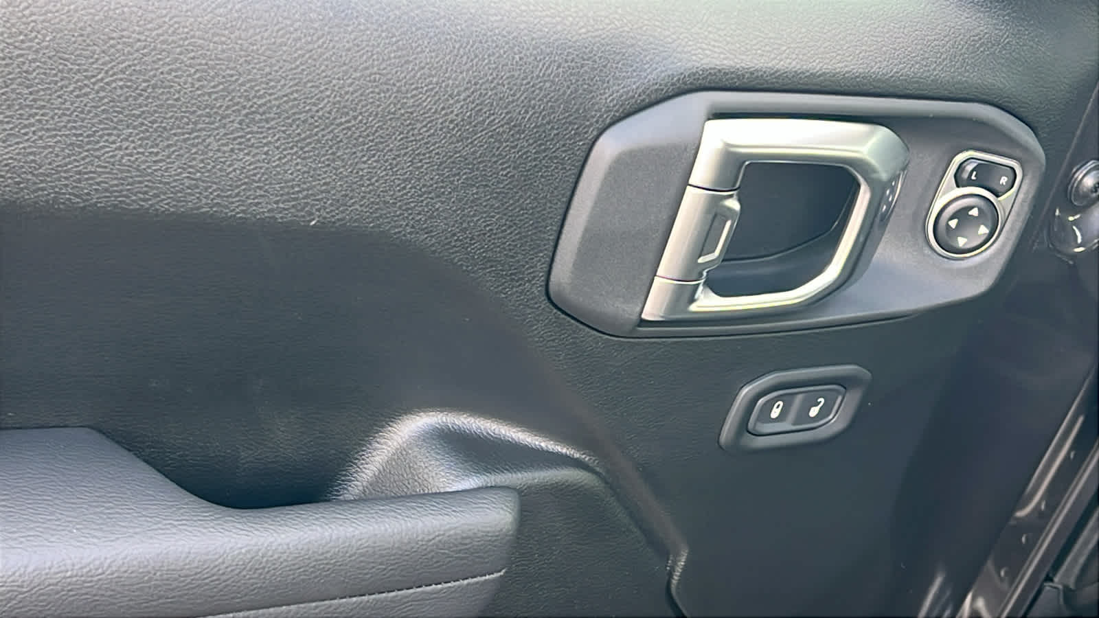 Thumbnail: 2026 Jeep Wrangler - 22