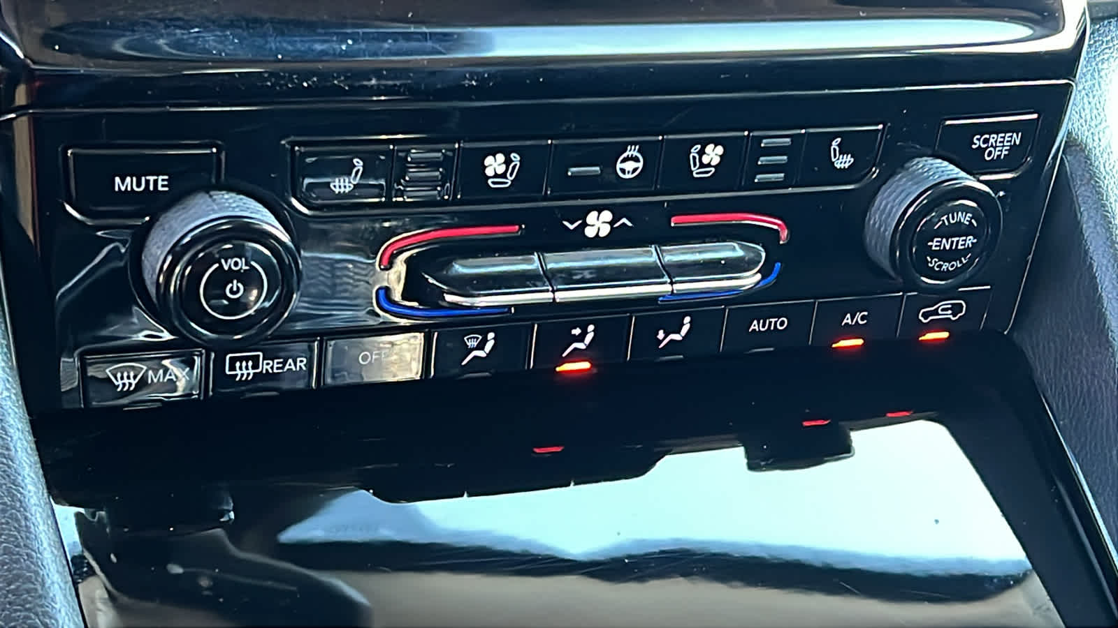 Thumbnail: 2023 Jeep Grand Cherokee - 14