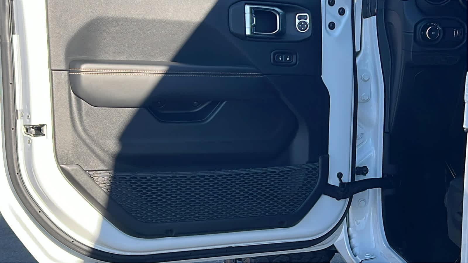 Thumbnail: 2025 Jeep Wrangler - 23