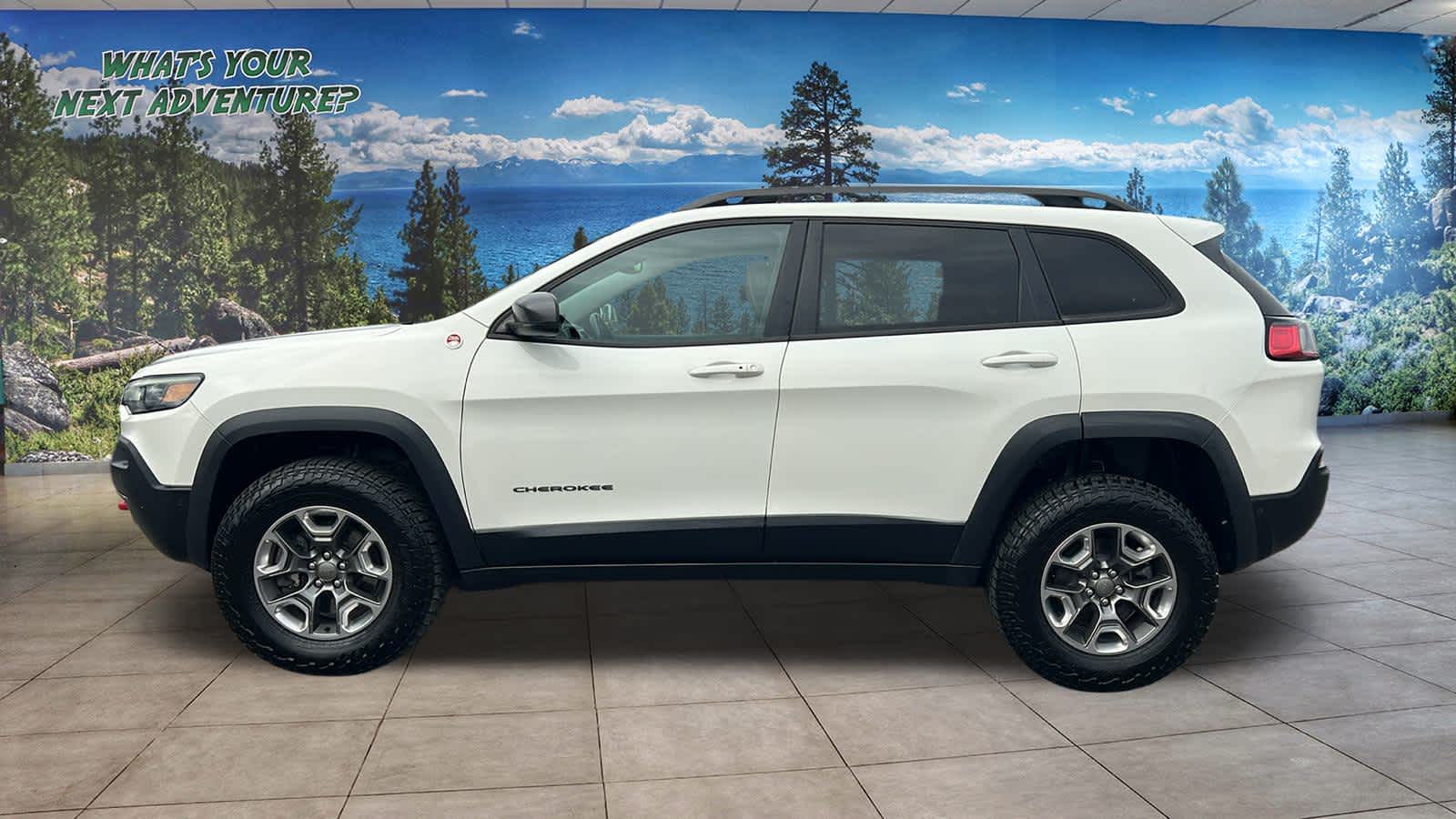 Thumbnail: 2019 Jeep Cherokee - 8