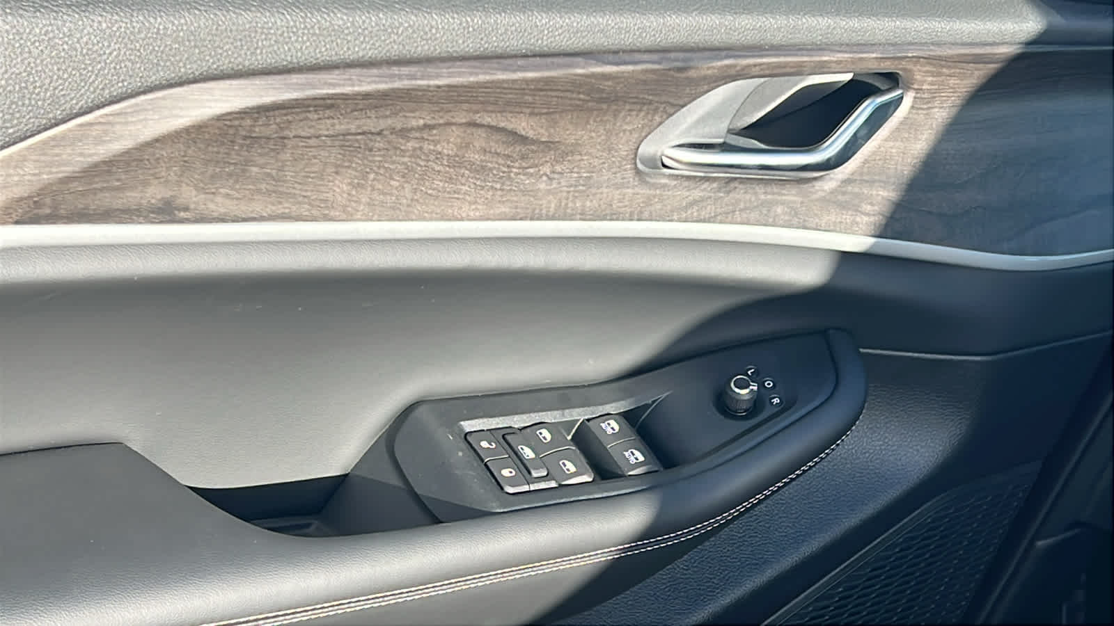 Thumbnail: 2026 Jeep Grand Cherokee L - 22