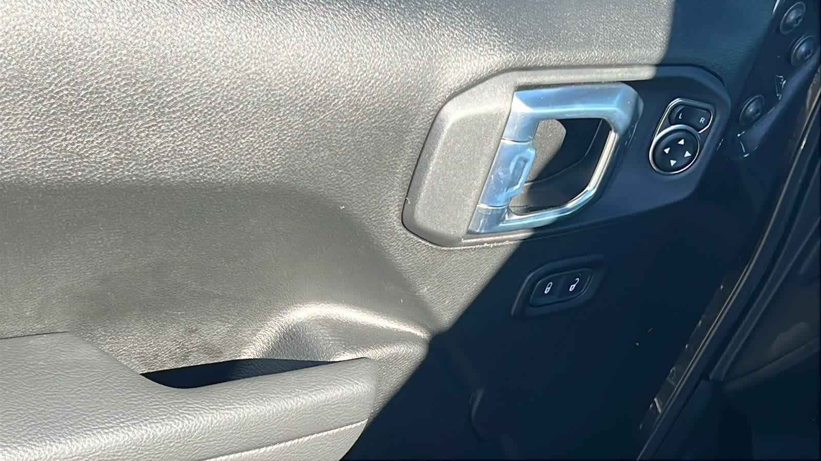 Thumbnail: 2026 Jeep Wrangler - 22