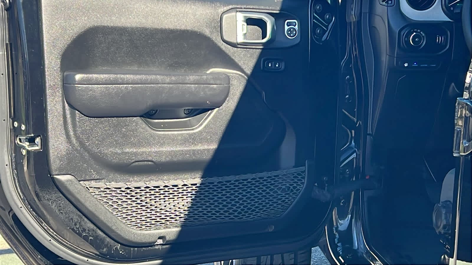 Thumbnail: 2024 Jeep Wrangler - 23