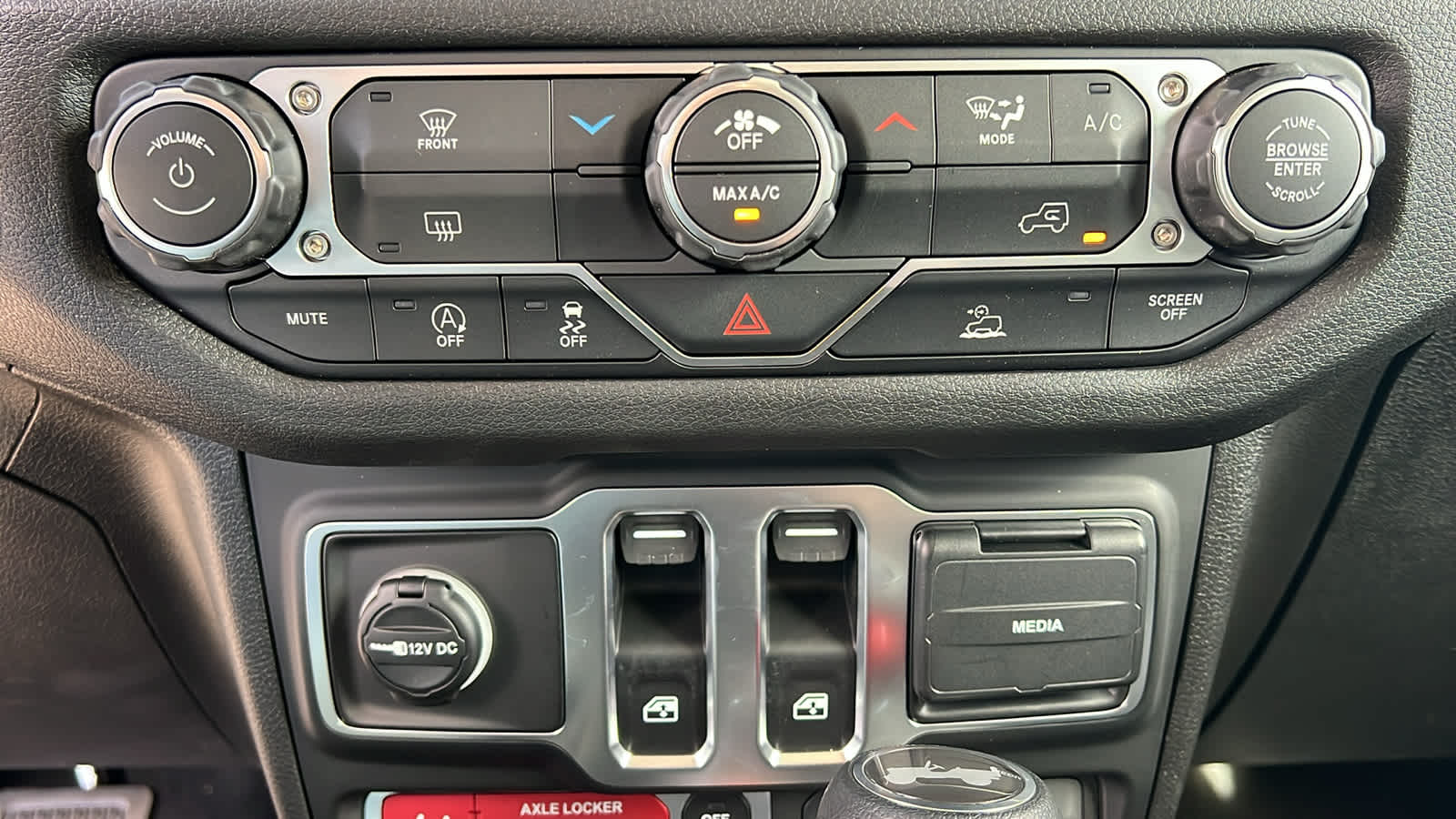 Thumbnail: 2026 Jeep Wrangler - 14