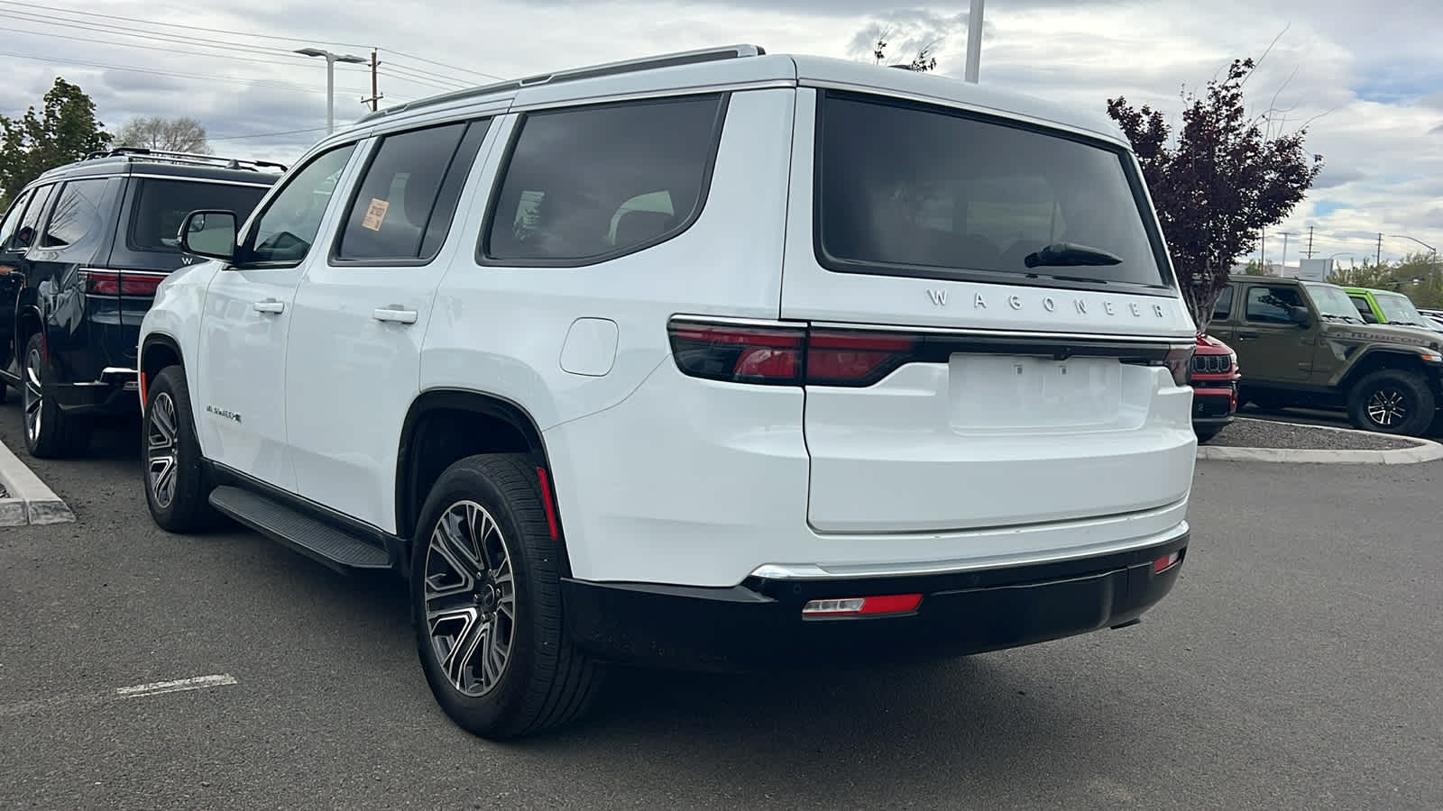 Thumbnail: 2025 Jeep Wagoneer - 8