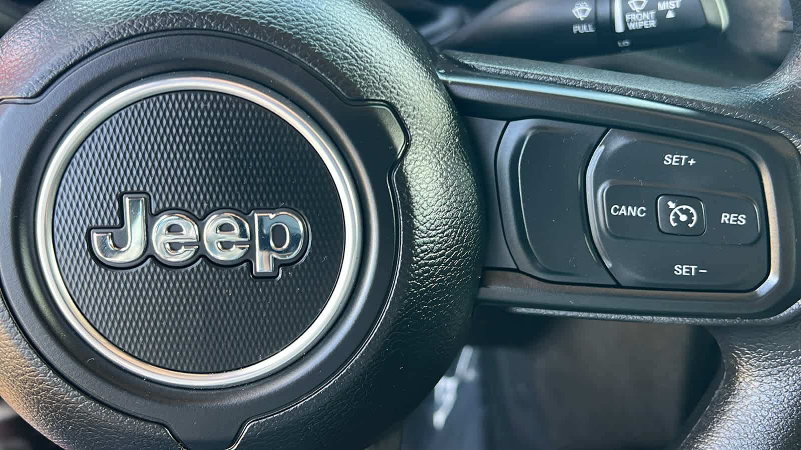 Thumbnail: 2025 Jeep Gladiator - 20