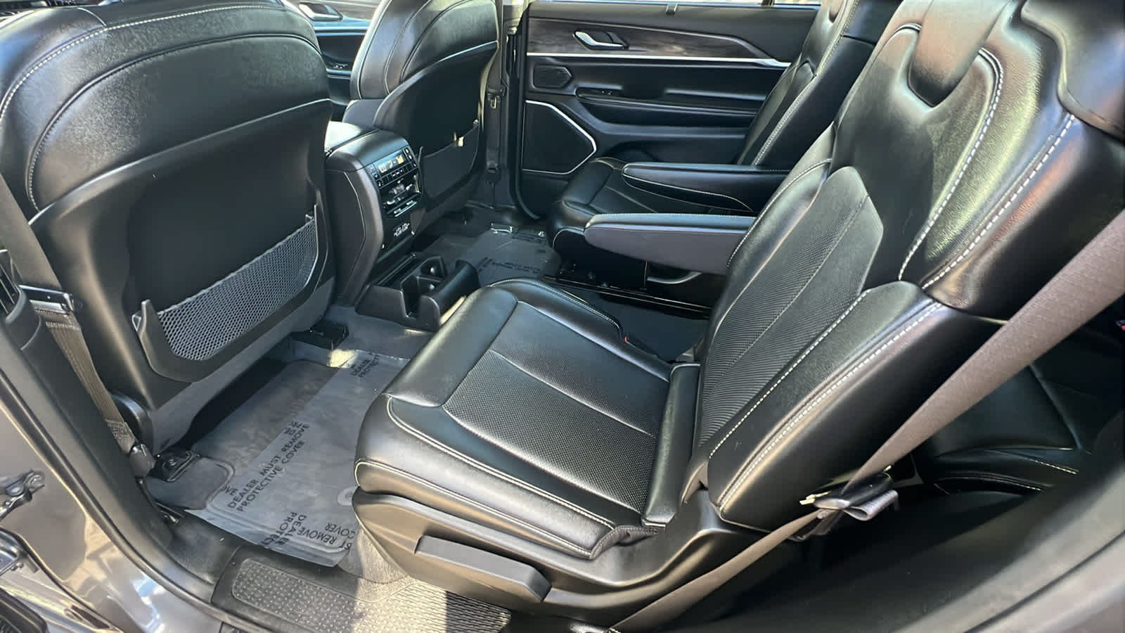 Thumbnail: 2023 Jeep Grand Cherokee - 24